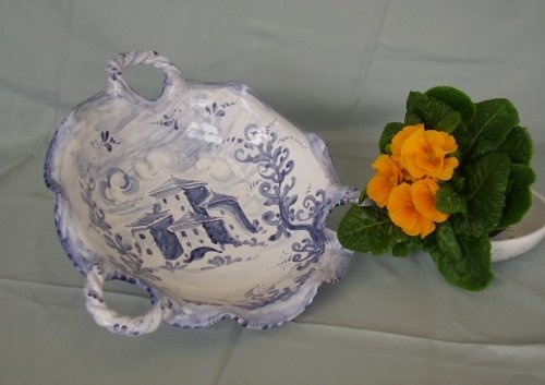 Ceramiche d-Arte di Albisola - Fruttiera con tre manici a "torcilioni". decoro Antico Savona. Disponibili due,  misure: grande, medio.